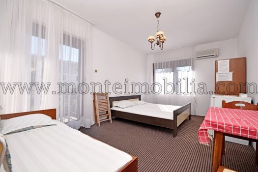 Porodicna kuca u blizini mora Bijela