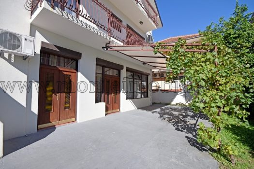 Porodicna kuca u blizini mora Bijela