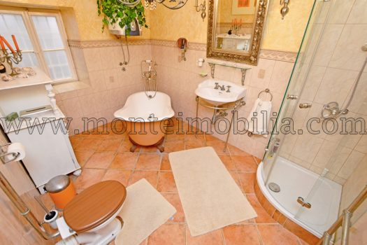 Каменный дом на первой линии моря в Боко-Которской бухте, Баошичи, Герцег-Нови