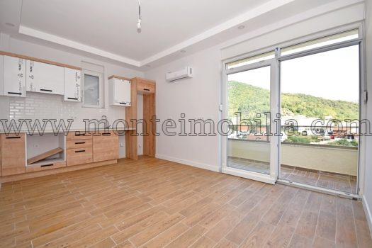 Двухкомнатная квартира с гаражом в Биела