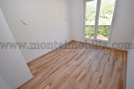 Двухкомнатная квартира с гаражом в Биела