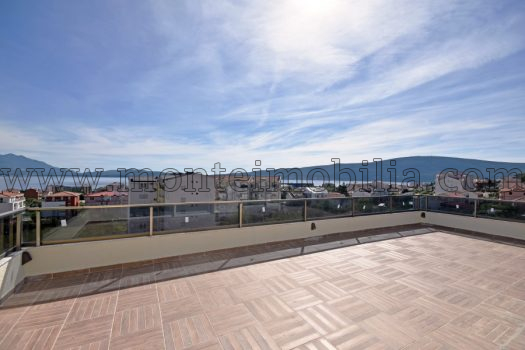 Новая четырехкомнатная квартира с видом в Биела