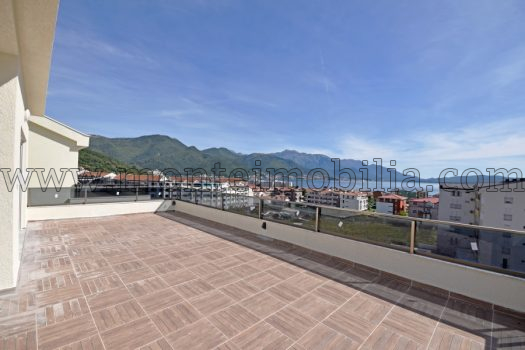 Nov trosoban stan sa pogledom Bijela