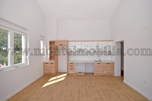 Новая четырехкомнатная квартира с видом в Биела