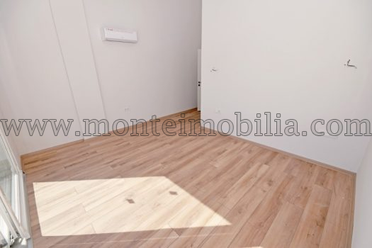 Nov trosoban stan sa pogledom Bijela