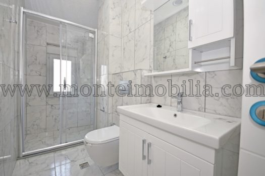 Nov trosoban stan sa pogledom Bijela