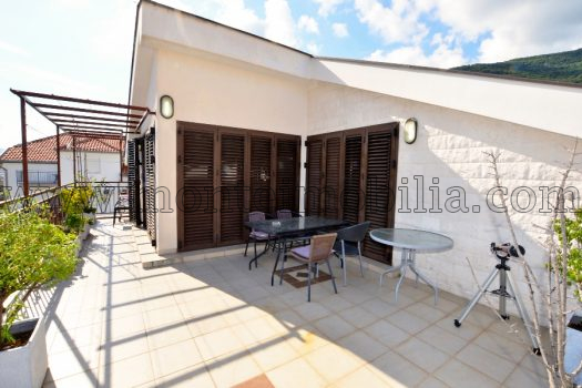 Трехкомнатная квартира в Дженовичи Герцег-Нови