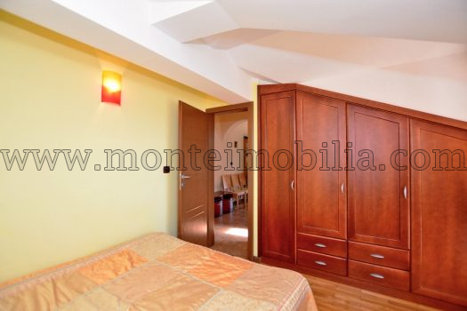 Трехкомнатная квартира в Дженовичи Герцег-Нови